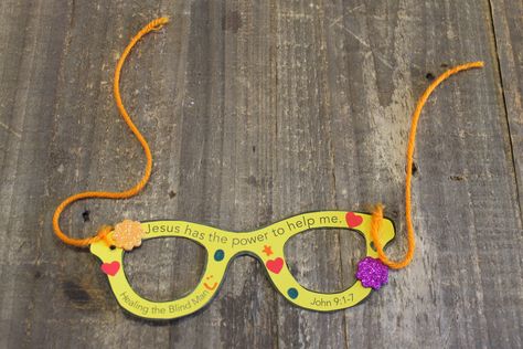 Sample craft for 3-5s, Week 1, "Glasses" Preschool January, Preschool Sunday School, Bible Crafts Sunday School, Jesus Crafts, Children Ministry, January Crafts, Insect Crafts, Teacher Day, Holiday Club