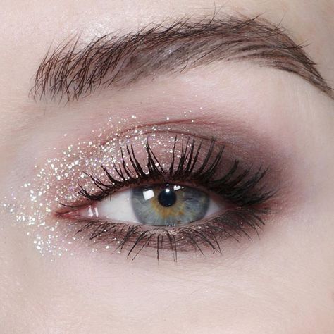 Wedding Eyes, Maquillage On Fleek, New Year's Makeup, New Years Eve Makeup, Makeup Tip, Subtle Makeup, Braut Make-up, Trendy Makeup, Smokey Eyes