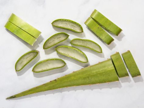 Can You Eat Aloe Vera? Aloe Recipes Food, Aloe Vera Recipes Food, Cooking Techniques Basic, Aloe Vera Recipes, Healthy Fruit Desserts, Breakfast Cocktails, Budget Friendly Dinner, Dehydrated Foods, Burnt Food