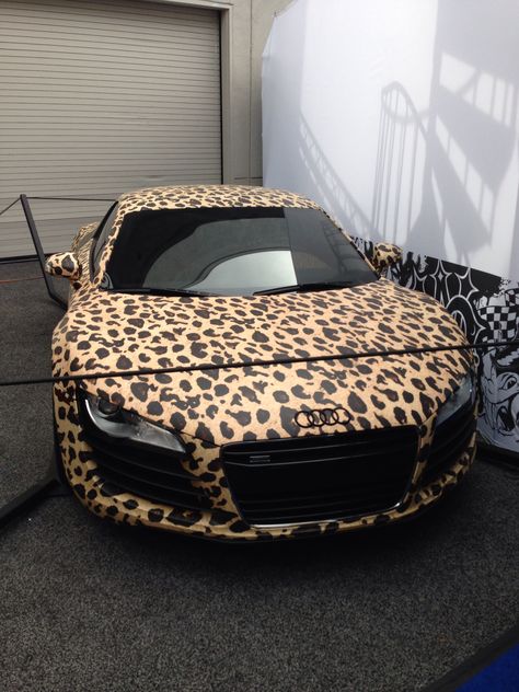 Audi R8 leopard print wrap! Jaguar Auto, Chica Chola, Car Deco, Girly Car, Pretty Cars, Future Car, Car Wrap, Cute Cars, Car Decor