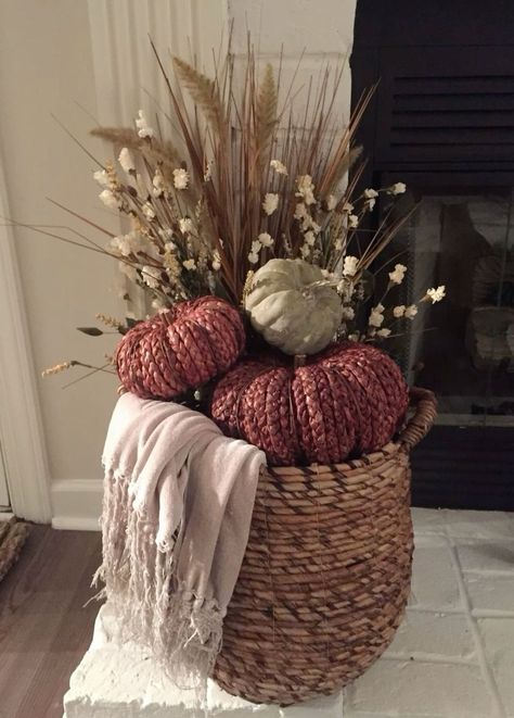 Garden Tattoo, Easy Fall Decor, Fall Mantle, Interior Vintage, Fall Decor Inspiration, Fall Deco, Fall Thanksgiving Decor, Autumn Decorating, Fall Outdoor Decor