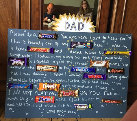 Father's Day card made out of chocolate bars! #dad #fathersday #card Dad Chocolate Bar Poem, Fathers Day Chocolate Bar Card, Birthday Chocolate Bar Card, Chocolate Boards, Candy Birthday Cards, Diy Birthday Gifts For Dad, Candy Messages, Diy Father's Day Cards, Candy Notes