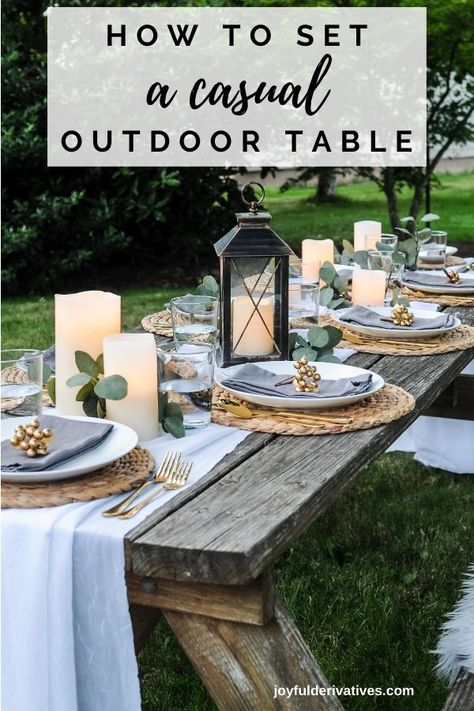 Get ideas for casual outdoor table settings for summer. This simple design will help you make your backyard patio party into a stylish and fun event! Whether you're throwing a rustic memorial day bbq or a fancy summer wedding, learn the secrets to a fabulous outdoor table! #picnictabledecor #outdoortabledecor Picnic Table Decor, Outdoor Dinner Table, Backyard Table, Table Settings Everyday, Outdoor Table Decor, Summer Table Settings, Bbq Table, Outdoor Dinner Parties, Summer Patio