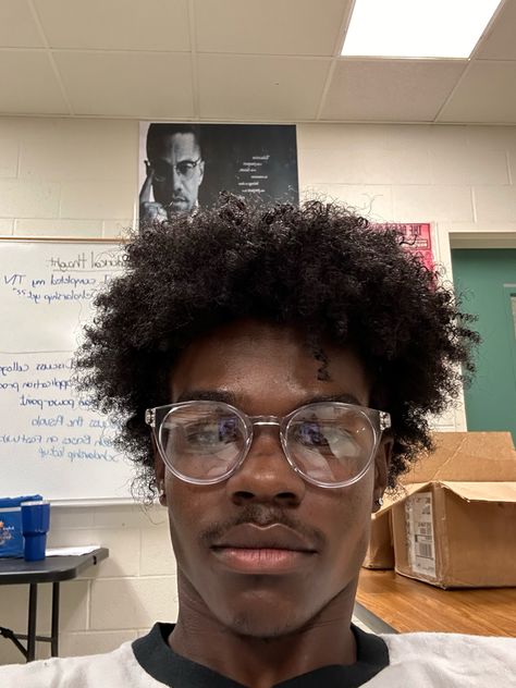 Guys With Glasses And Curly Hair, Small Afro Men, Black Men Glasses Style, Black Guy With Glasses, Black Men Glasses, Black Men With Glasses, Nerdy Black Guy, Black Guys With Glasses, Black Man Glasses