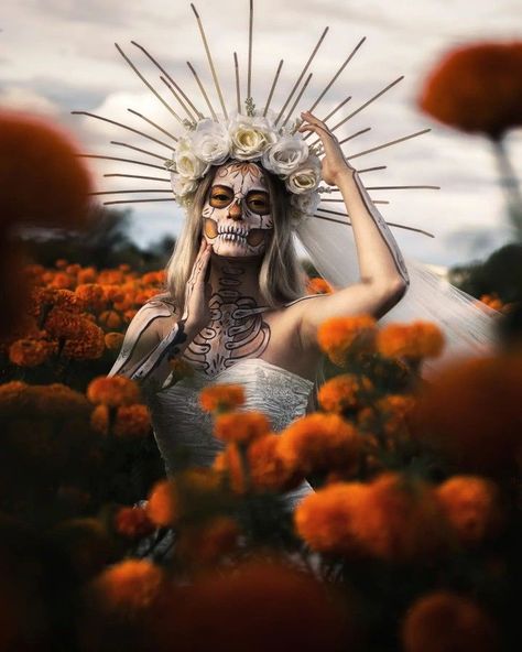 Day Of The Dead Photography, Dia De Los Muertos Photo Shoot Ideas, Day Of The Dead Photoshoot, Shooting Photo Couple, Photography Artistique, Baby Bump Photoshoot, Fairytale Photoshoot, Best Halloween Costumes Ever, Horror Photos