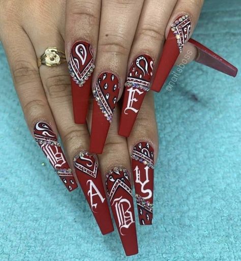 Santa Fe Klan Inspired Nails, Red Bandana Nails Design, Red Paisley Nails, Jordan Nails Designs, Bandana Acrylic Nails, Low Rider Inspired Nails, Chicana Nails Designs, Nails For Christmas 2022, Ak47 Nails