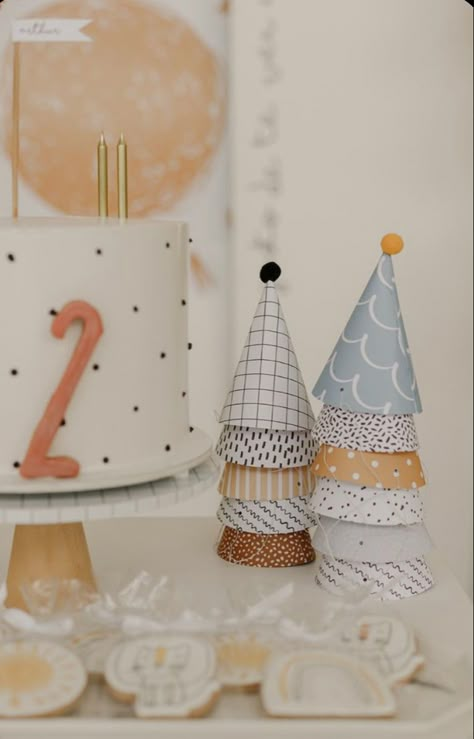 Minimal 1st Birthday Party, Boho First Birthday Boy, Simple First Birthday Boy, Neutral Birthday Party Themes, Minimal First Birthday, Simple Baby Birthday, Minimalist First Birthday, 1st Birthday Girl Decorations, Boys First Birthday Party Ideas