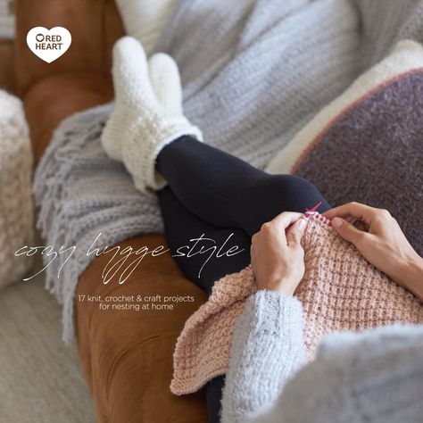 Hygge Yarn, Digital Bookshelf, Hygge Ideas, Cable Knit Socks, Hygge Style, Cable Knit Throw, Cozy Hygge, Yarn Patterns, Easy Knit