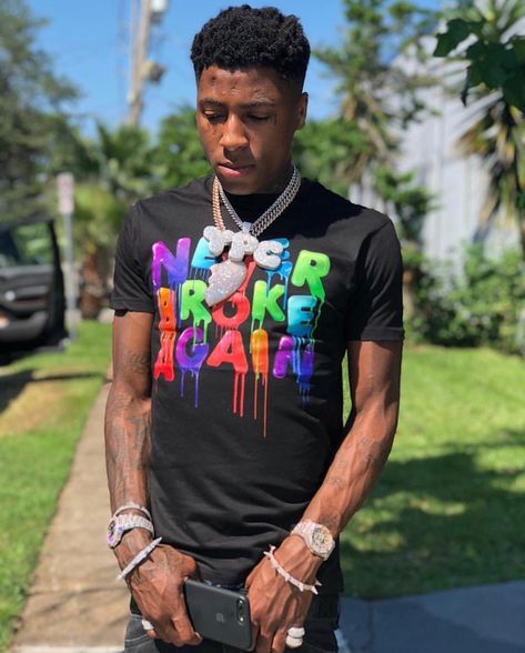 Nba Youngboy Wallpaper, Young Boy Never Broke Again, Youngboy Wallpaper, Nba Youngboy Outfits, Nba Young Boy, Youngboy Outfits, Lil Top, Never Broke Again