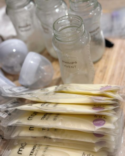 I bagged and froze my first bags of breast milk last night! Approximately 30 oz went into the freezer. I spend about 3 hours a day pumping which seems like a lot but it really isn’t I use the @momcozy m5 portable pumps to make my life easier since I can move around and still do things during my pump sessions. I’m really happy with how well they work and how easy they are to wear. So excited to see how my stash grows 🥛 🐮 #breastfeedingmom #pumpingmom #breastmilk Momcozy M5, Breast Pump, Breast Pumps, Food Snapchat, One Bag, Breast Milk, So Excited, Last Night, My Life