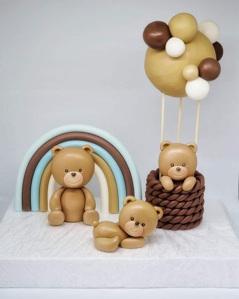 Teddy Bear Figurines, Bee Birthday Cake, Bear Cake Topper, Fondant Animals, Bear Cake, Happy Birthday Video, Bee Birthday, Baptism Cake, Baby Birthday Cakes