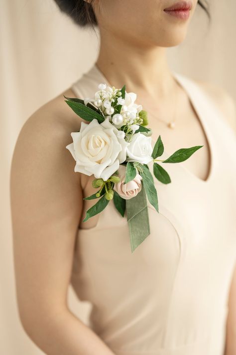 Wedding Coursage, Corsage Wedding Mother, Mother Of Bride Corsage, Brides Flowers, Bridal Corsage, Flower Foam, Homemade Wedding Favors, Artificial Wedding Flowers, Bride Floral