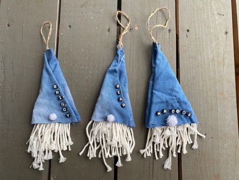 Artisanats Denim, Denim Crafts Diy, Diy Jeans, Folded Fabric Ornaments, Blue Jeans Crafts, Quilted Christmas Ornaments, Jean Crafts, Navidad Diy, Homecoming Makeup Looks