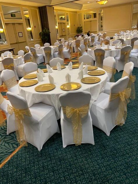 White And Gold Decorations Party Ideas, Elegant Table Settings Classy, Gold And White Wedding Decorations, White And Gold Table Decor, Gold And White Table Decor, White And Gold Table Setting, White And Gold Wedding Decor, Gold Wedding Table Decor, 50 Wedding Anniversary Centerpieces