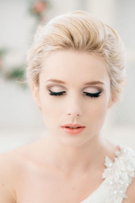 Wedding Makeup Perfect for the Over 50 Bride Light Pink Eyeshadow, Romantic Wedding Makeup, Make Up Bride, Retro Wedding Hair, Gorgeous Wedding Makeup, Wedding Makeup Tips, Nars Blush, Bridal Makeup Natural, Braut Make-up