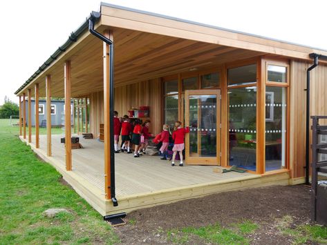 Primary School Classrooms Container Classroom, Classroom Architecture, Mobile Classroom, School Lounge, School Exterior, Primary School Classroom, Childcare Ideas, Kindergarten Interior, Outdoor Learning Spaces