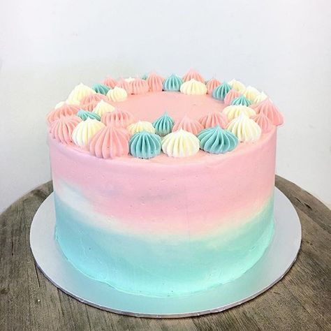 Pink, teal and light cream gradient cake!! 🦄 #ombrecake #pink #teal #cream #gradient #layercake #wilton #bakersofsgp #sgbakes #sgfood #sgfoodies #thebakefeed #feedfeed #cake #birthday Magic Chocolate Cake, Pink Smash Cakes, Gradient Cake, Teal Cake, Neon Cakes, Pink Ombre Cake, Blue Birthday Cakes, Birthday 12, Rainbow Birthday Cake