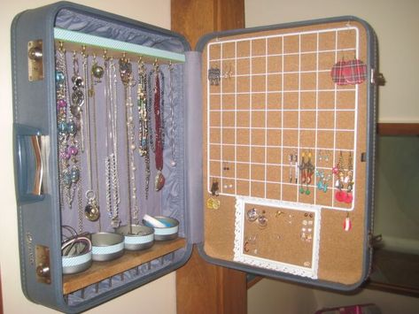 Jewelry Storage Diy, Themed Bathroom, Craft Booth Displays, Diy Jewelry Display, Jewelry Wall, Vintage Suitcases, Craft Show Ideas, Repurposed Furniture Diy, My Travel