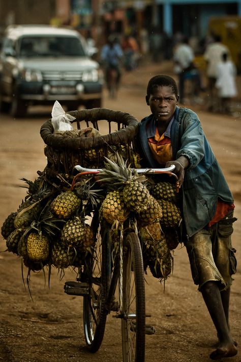 Africa Street Photography, Africa Photography People, African Market Photography, Rwanda Photography, Rwanda Art, Uganda Photography, Citation Silence, Africa Photos, Project Illustration