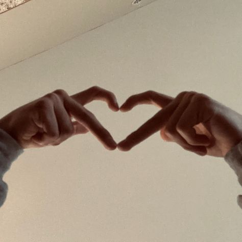 Heart Made With Hands Aesthetic, Couple Heart Hand Pose, Heart Shaped Hands Drawing, Heart Hands Aesthetic, Heart Sign With Hands Couple Aesthetic, Heart With Fingers Aesthetic, Heart Hands Pose, Aesthetic Heart Hand Sign, Heart Sign With Hands