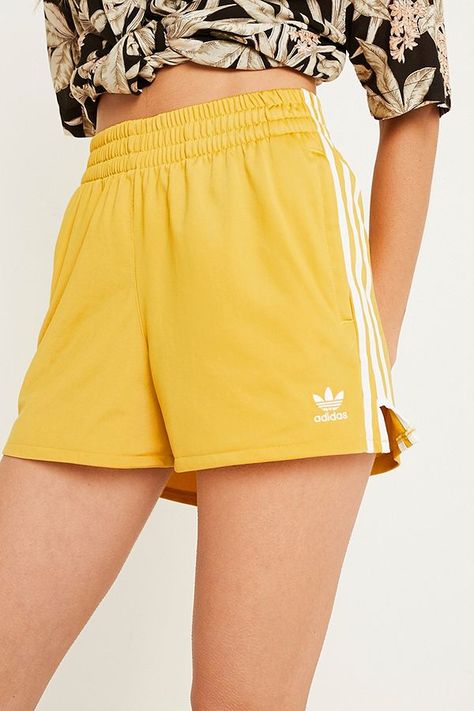 Adidas Shorts Women Outfit, Adidas Shorts Women, Adidas Clothes, Yellow Adidas, Ladies Shorts, Stripe Shorts, Cute Workout Outfits, Cute Lazy Outfits, Lazy Outfits