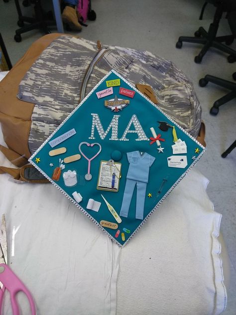 Medical Assistant Graduation, Radiology Graduation, Medical Assistant Aesthetic Vision Board, Medical Assistant Graduation Cap Ideas, Medical Assistant Vision Board, Medical Assistant Photoshoot, Cma Graduation Cap Ideas, Medical Assistant Cap Decoration, Ma Graduation Cap Ideas