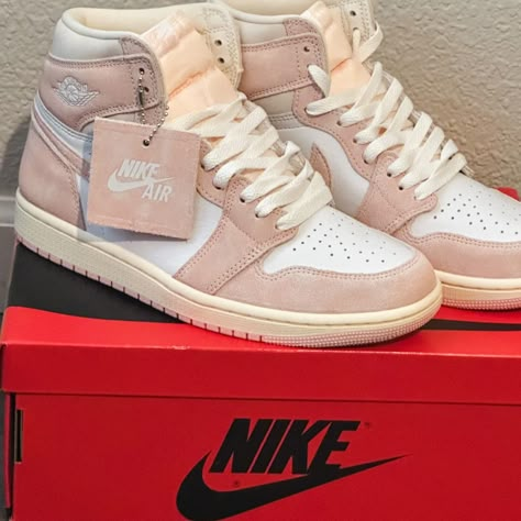 Wmns Air Jordan 1 Retro High Og 'Washed Pink' Air Jordans Aesthetic, Zapatillas Aesthetic, Air Jordan 4 Fire Red, High Top Air Jordans, Pink Girl Outfits, Jordans Aesthetic, Jordan 4 Fire Red, Bad Shoes, Nike Shoes Women Fashion