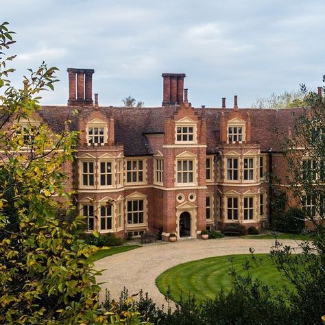 Historic Houses on Instagram: “Haughley Park in #Suffolk is a Grade 1 listed red-brick manor house of 1620 set in gardens, #park and #woodland. The north wing was rebuilt…” Manor Exterior, Suffolk House, Mansion Aesthetic, Country Manor House, English Estate, Victorian Manor, Dream House Aesthetic, English Manor Houses, Cottage Lake