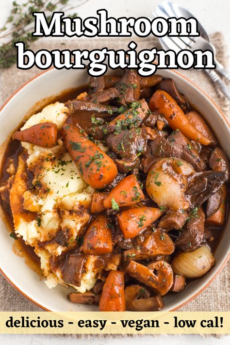 Mushroom Bourguignon, Vegetarian Stew, Vegan Stew, Tasty Vegetarian Recipes, Vegan Soups, Vegetarian Dinners, Idee Pasto Sano, Veg Recipes, Vegan Dinner Recipes