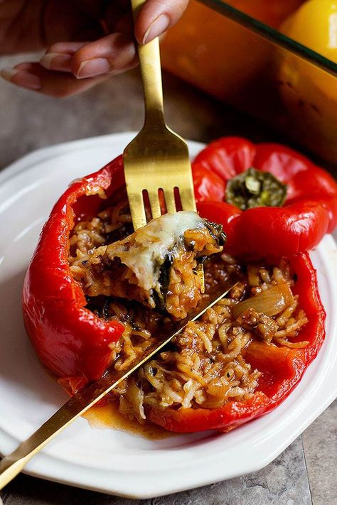 These Italian stuffed peppers are the ultimate family dinner. They're made with rice, mushrooms and spinach and taste great! Easy, simple and flavorful meals are a must around here, and so are fresh seasonal ingredients. Mushroom Stuffed Peppers, Stuffed Peppers Vegetarian, Stuffed Peppers With Quinoa, Stuffed Mushrooms Vegetarian, Seasonal Produce Guide, Italian Stuffed Peppers, Cherry Peppers, Vegetarian Stuffed Peppers, Mushrooms And Spinach