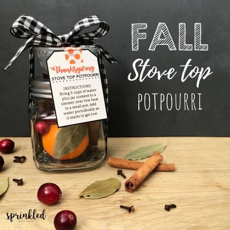 DIY Fall Stove Top Potpourri and Free Printable Favor Tag - Sprinkled with Paper Potpourri Gift Ideas, Fall Stovetop Potpourri, Diy Stove Top Potpourri, Stove Potpourri, Free Printable Favor Tags, Potpourri Recipe, Fall Potpourri, Diy Stove, Recipe Gifts