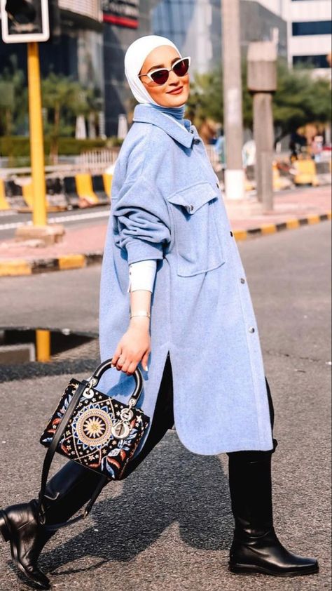 Light Blue Shacket Outfit, Blue Shacket Outfit, Hijabi Winter Outfits, Blue Jacket Style, Dalal Aldoub, Shacket Outfit Women, Turkey Fashion, Shacket Outfit, Blue Turtle