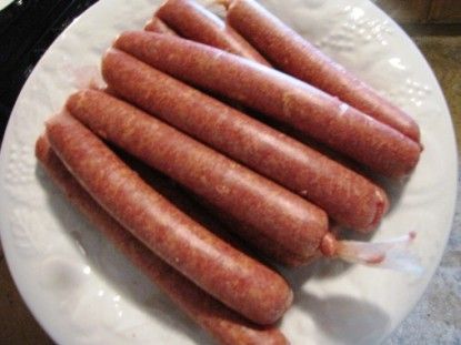 Homemade Hotdogs Recipes, Frankfurters Recipe, Curing Meat, Venison Sausage, Meat Curing, Making Sausage, Homemade Hot Dogs, Cured Meat Recipes, Sausage Making Recipes