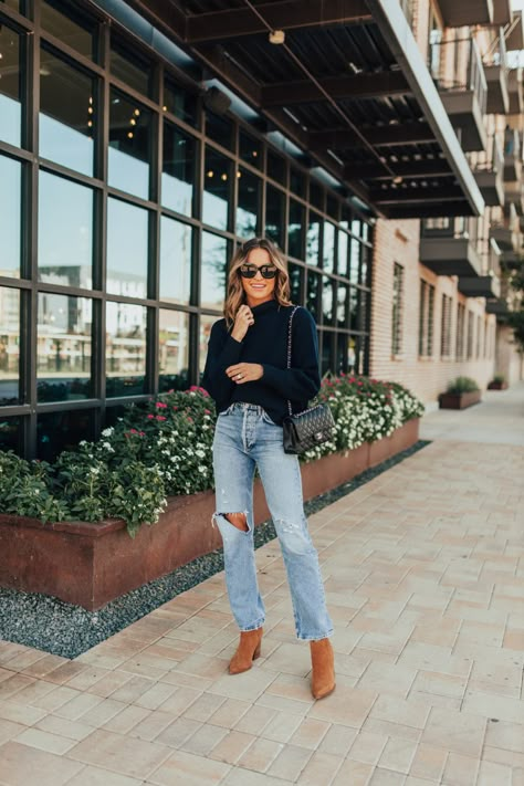 Mom Brunch Outfit, Brunch Outfit Cold Weather, Outfits With Platform Boots, Boots Jeans Outfit, Winter Brunch Outfits, Winter Brunch Outfit, Brunch Outfit Winter, Lauren Kay Sims, First Date Outfits