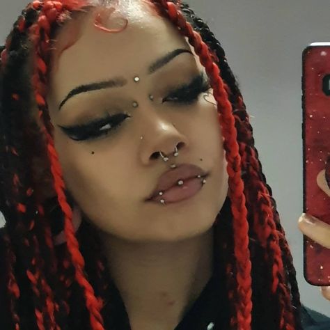 Outfits Aesthetic 90s, Girl Outfits Aesthetic, Room Photography, Alt Makeup, Art Hair, Face Piercings, Cool Piercings, Fashion Vibes, Alternative Makeup