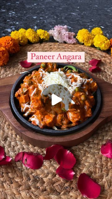 Dhruvi Jain on Instagram: "✨A smoky, spicy delight that’s perfect for your festive feasts🌶️🧀 Bringing the heat with restaurant-style Sizzling Paneer Angara at home🔥✨   — Ingredients:  1 tsp oil  1/2 tsp jeera  1 black elaichi  4-5 cloves  5-6 black pepper corns  1 bay leaf  1/4 tsp sauf  1 cup tomatoes  2 tbsp muskmelon seeds  4-5 Kashmiri chillies   1 tbsp oil or butter  1/4 tsp jeera  1/4 cup French beans  Salt to taste  1/4 cup capsicum  1/4 cup cabbage  1/4 cup boiled peas  200 gms panner  2 tbsp fresh cream  Fresh coriander   Serve with kulcha, naan or roti and dig in🤩💝  #jainfood #resturants #resturantstyle #panner #paneerrecipes #paneerangara #paneerbuttermasala #paneersabji   [restaurant style, paneer lover, veggie loaded, tasty, delicious, North Indian food, Punjabi sabji, pa Paneer Angara Recipe, North Indian Food, French Beans, Jain Recipes, Cream Fresh, Paneer Recipes, Bay Leaf, Fresh Cream, Good Recipes