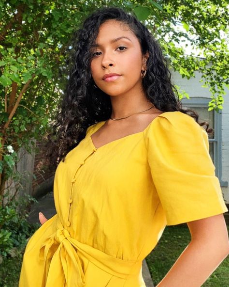 madison reyes archive on Twitter: "yellow is her color✨… " Madison Reyes, Sunset Curve, America Chavez, Julie And The Phantoms, Crazy Ex, Music Life, Cameron Boyce, Brooklyn Nine Nine, Comedy Tv