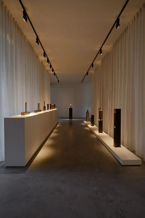 Imparting Consciousness Through Creation And Storytelling: A Conversation With Designer Noé Duchaufour-Lawrance - IGNANT Museum Lighting, Jewellery Exhibition, Gallery Lighting, Gallery Design, French Designer, Design Language, Shop Interior, French Design, Exhibition Design