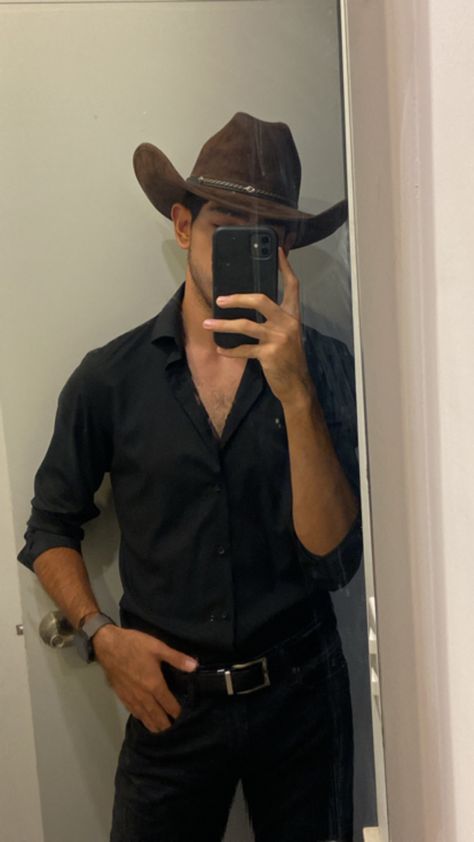 Jaripeo Outfits Men, Disfraces Ideas, Jaripeo Outfits, Cowboy Outfit For Men, Outfit Vaquero, Cowboy Outfit, Mens Halloween, Equestrian Aesthetic, Mexican Men