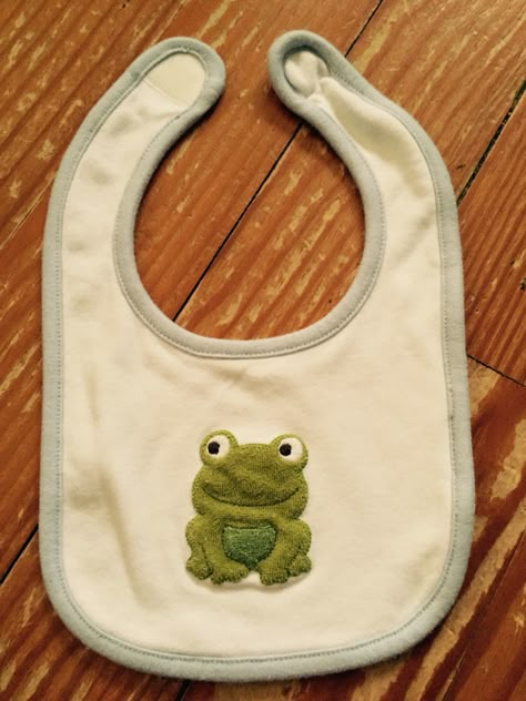 Frog Clothes Aesthetic, Bab Frog Outfits, 2000s Baby Clothes, Cute Handmade Cotton Bib, Baby Gril, Baby Drool Bibs, Vintage Baby Boys, I Want A Baby, Twin Baby Girls