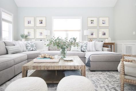 Gray Living Room Design, Living Room Decor Neutral, Grey Sectional Sofa, Grey Sectional, Coastal Living Rooms, Trendy Living Rooms, Neutral Living Room, Family Room Decorating, Family Room Design