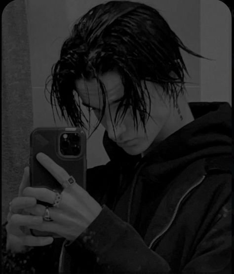 Grunge Icon, Fire Emoji, Eboy Aesthetic, Black Hair Boy, Skater Boys, Hairstyle Idea, Grunge Guys, Dark Men, Bad Boy Aesthetic