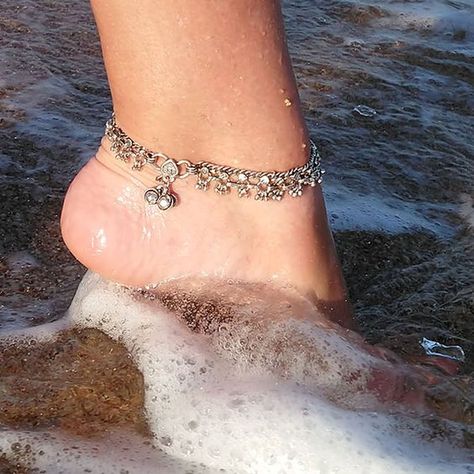 Anklet Aesthetic, Anklets Design, Payal Designs Silver, Girls Pick, Silver Anklets Designs, Desi Jewelry, Silver Payal, Anklets Indian, Simple Mehendi Designs