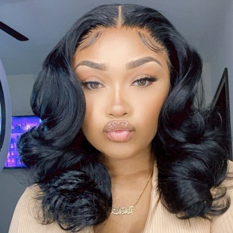 Middle Part Wig Black Women Curls, Middle Part Body Wave Bob, Middle Part Bob With Curls, Short Curly Middle Part, Body Wave Short Hair, Big Curls Short Hair, Short Body Wave Wig, Hairstyles Middle Part, Mom Bob