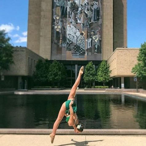 How tossing a steel stick becomes an athletic endeavor College Baton Twirling Costumes, Baton Twirling Poses, Baton Twirling Competition, Baton Twirler Aesthetic, Baton Twirling Aesthetic, Twirling Baton, Flexibility Dance, Baton Twirling, Cheerleading