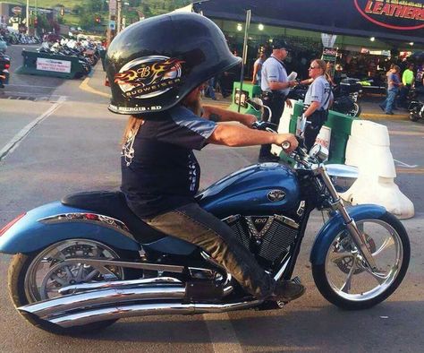 Vrod Custom, Welding Funny, Motorcycle Humor, Victory Motorcycles, Motorcycle Shop, Hot Bikes, Motorcycle Girl, Motorcycle Gear, Custom Bikes