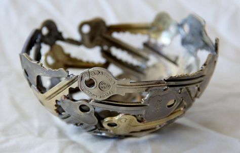 Diy Key Projects, Key Crafts, Blow Torch, Key Bowl, Key Projects, Storage Idea, Old Keys, Metal Sculptures, Key Storage