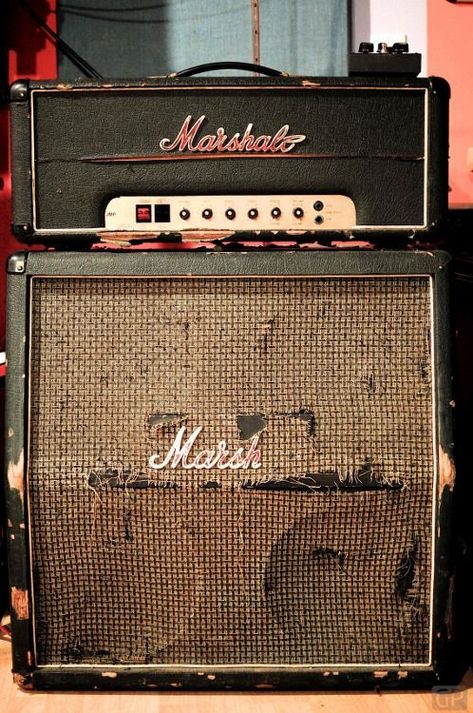 The marshall noise is piercing through your ears Marshall Guitar, Marshall Amplification, Victorian Child, Wash Board, Vintage Guitar Amps, Jim Marshall, Marshall Amps, Guitar Rig, Guitar Amps