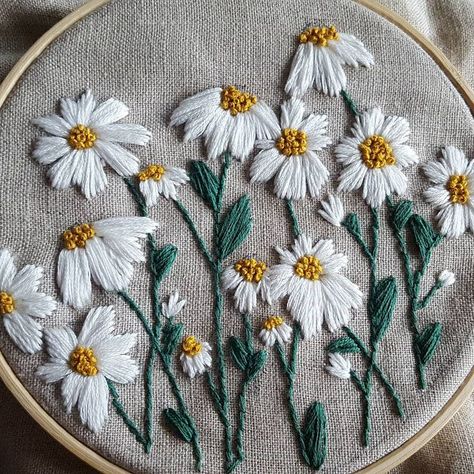 Wild Daisies, Projek Menjahit, Beginner Embroidery, Digital Embroidery Patterns, Embroidery Patterns Vintage, Pola Sulam, Embroidery Flowers Pattern, 자수 디자인, Hand Embroidery Art