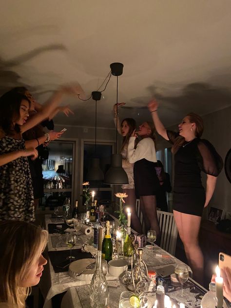 Wine Night Aesthetic Friends, Airbnb With Friends Aesthetic, Girls Wine Night Aesthetic, Girls Night In Aesthetic, Wine Night Aesthetic, Selfie Fail, Vision Board Party, Nyc Aesthetic, Wine Night